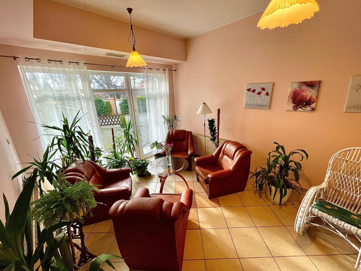 Hotel Dowhan Nowe Exteriör bild